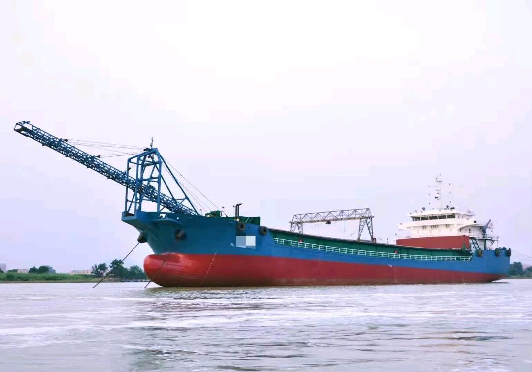 出售多艘自吸自卸运沙船，6000吨，8000吨，10000吨，15000吨
