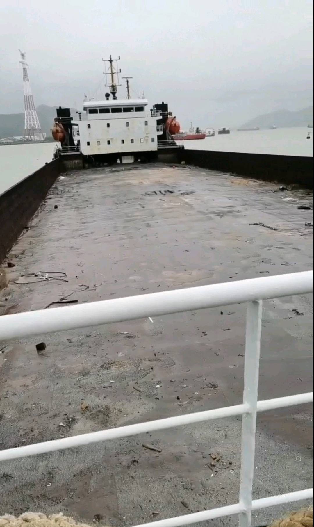 出售：《吉船街375B》 7000吨甲板驳船/前跳/后驾 2015年扬州ZC完工 总长115.8m/宽23m/深6.6m