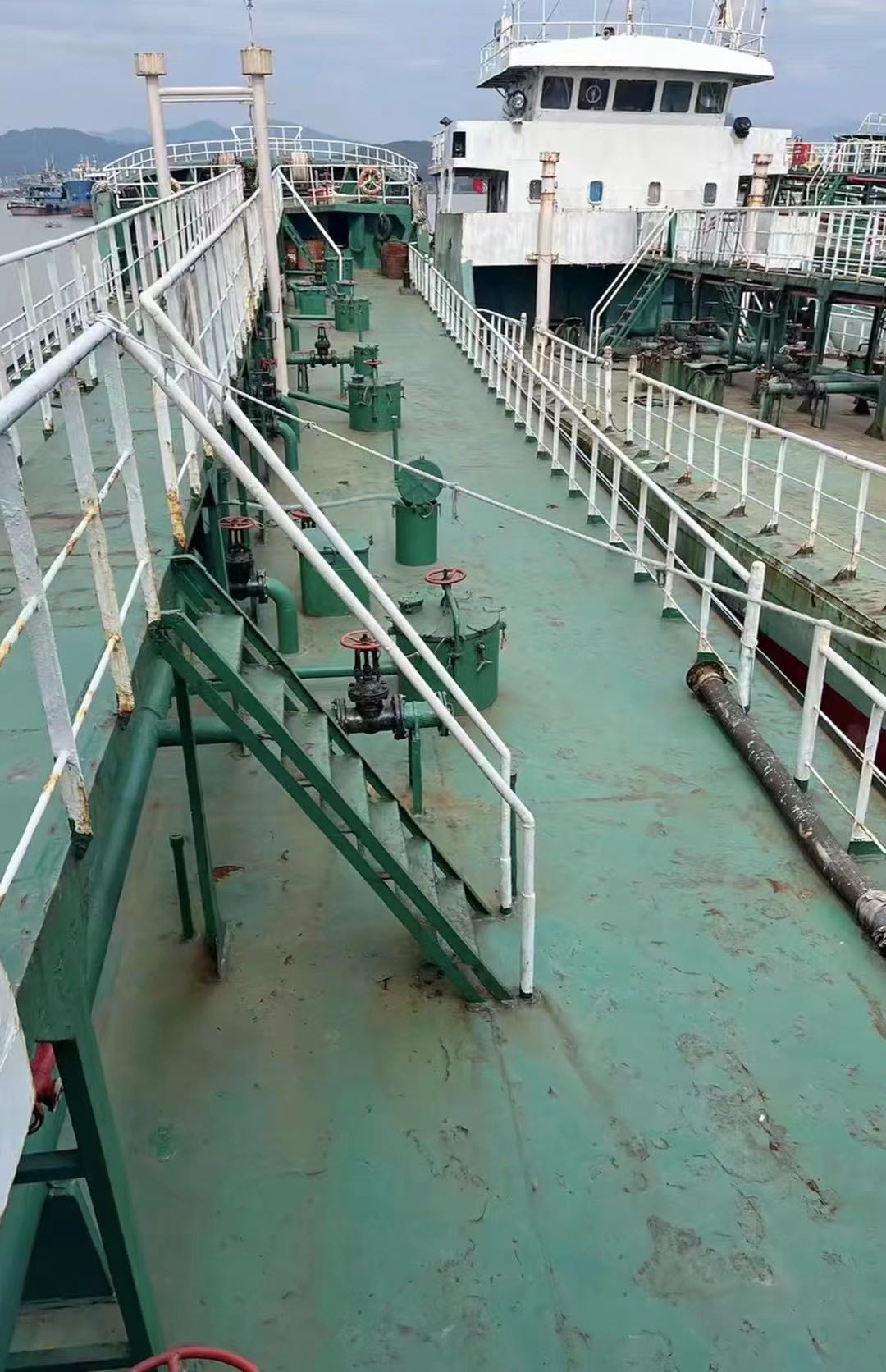 低价出售（两艘）2009年浙江台州造1000吨双底单壳三级柴油船