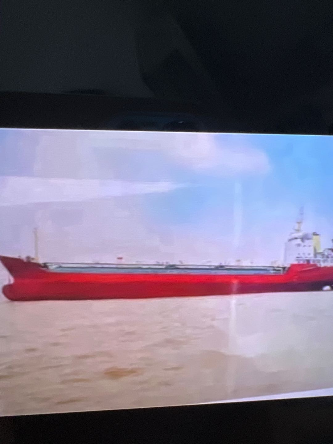 出售4200吨成品油船航区