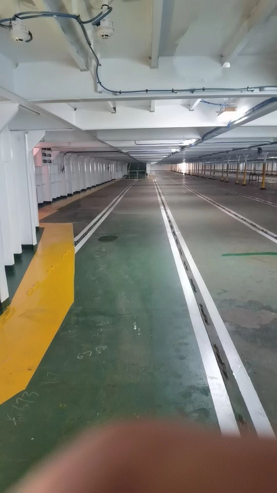 出售滚装船
