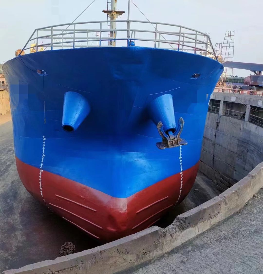 出售4400吨  敞口集装箱船248TEU/2010年建造/CCS船级社