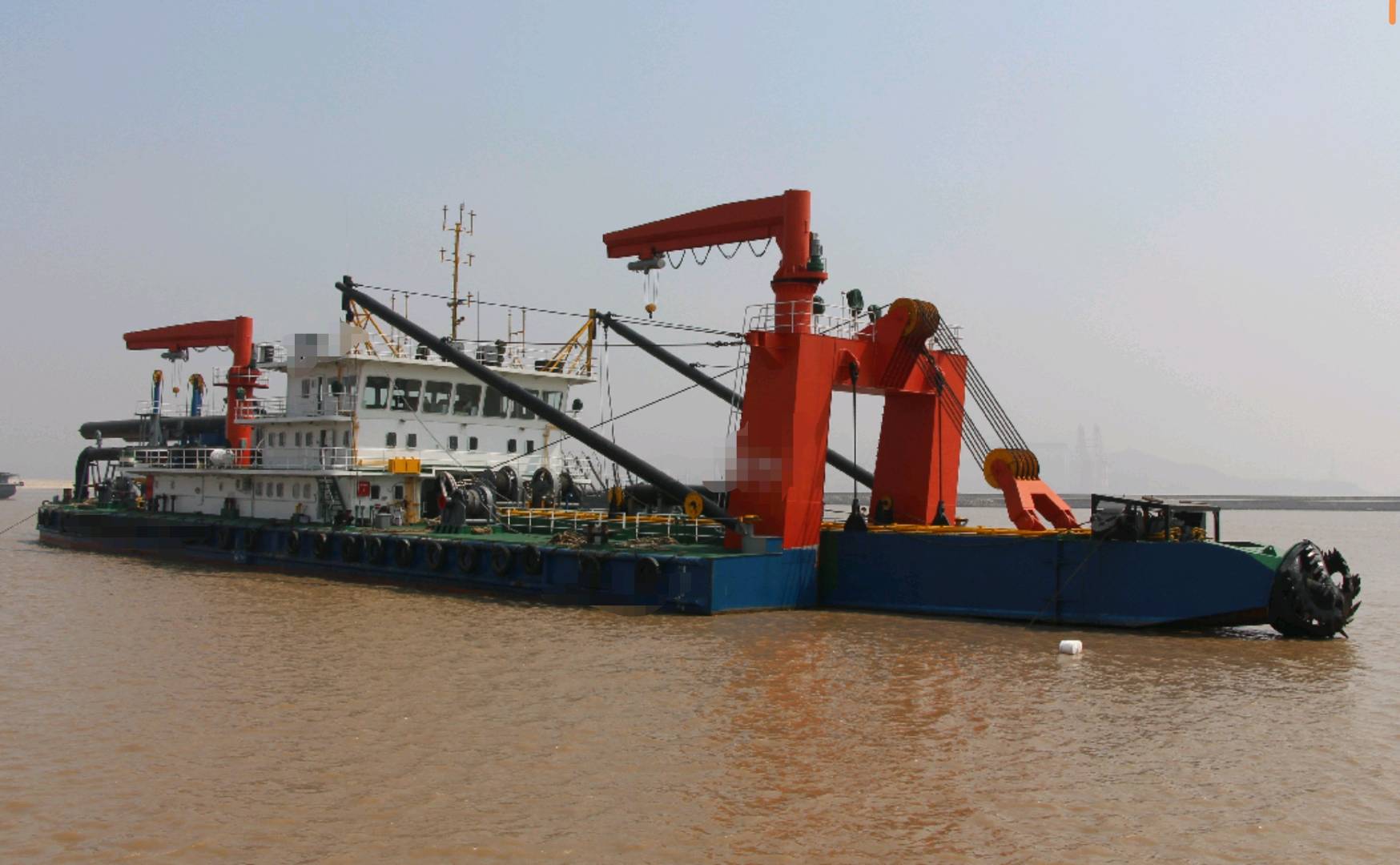 出 售：《吉船街32》 3200方绞吸式挖泥船 2015年浙江ZC完工