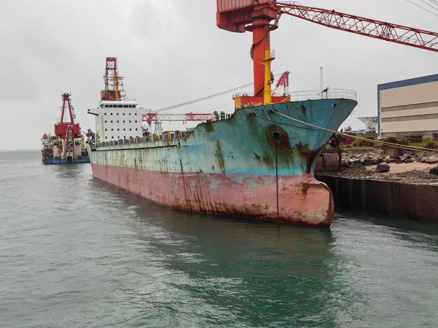 低价出售：14362吨双壳多用途船 装载集装箱：766TEU(适合外贸出口） 建造年月：2008年/2014改建/ 建造地：浙江台州