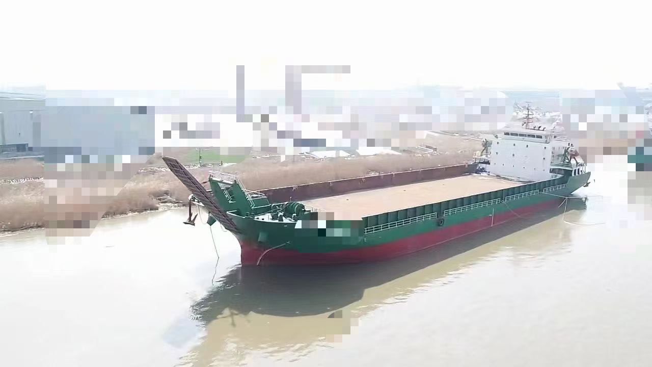 出售2016年江苏造8000吨后驾甲板船