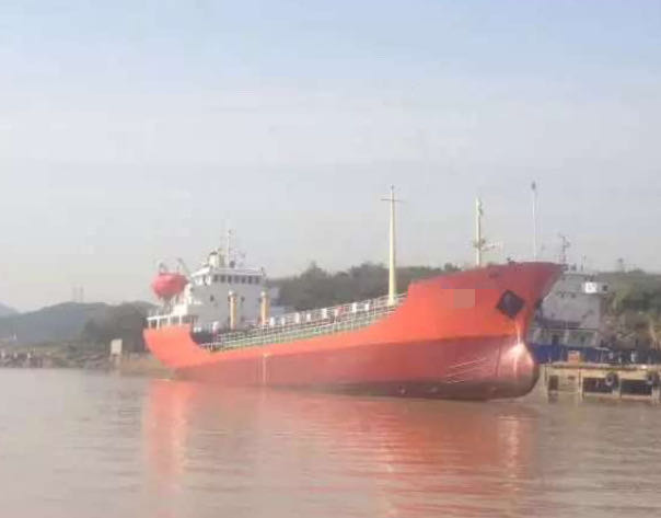 出售：3060吨在航油船 双底双壳结构/带交通部运力/ 2001年建造/2017年改建双壳/
