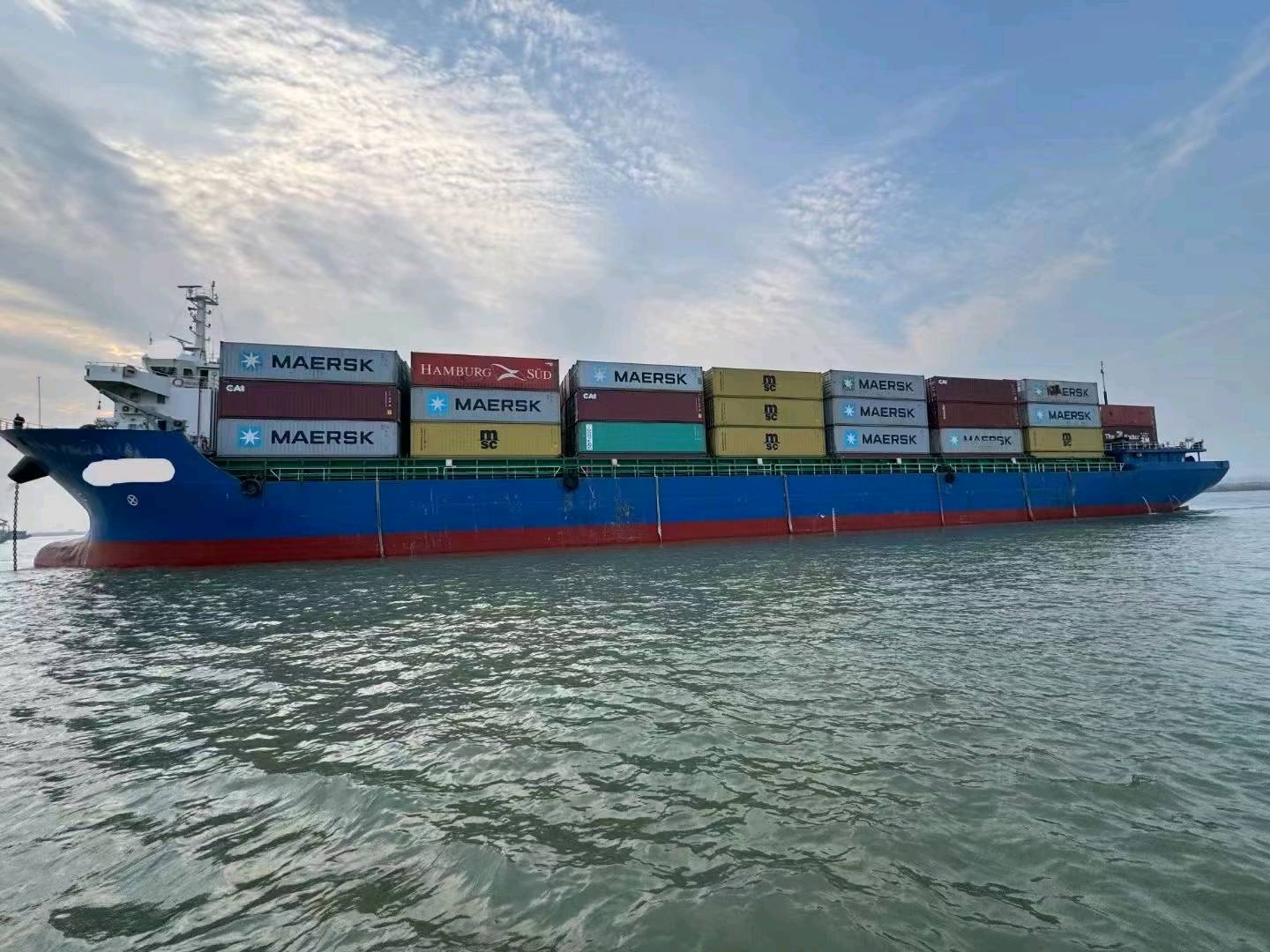 出售2018年造10000吨715个柜沿海敞口集装箱船 船级 ZC  江苏造