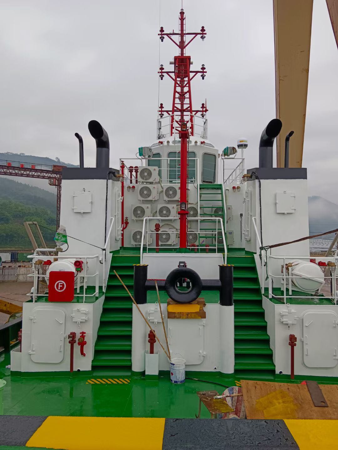 出售新船/近海航区2500BHP拖轮 船舶类型：普通拖船 建造完工：2024年福建造 船级社：CCS入级