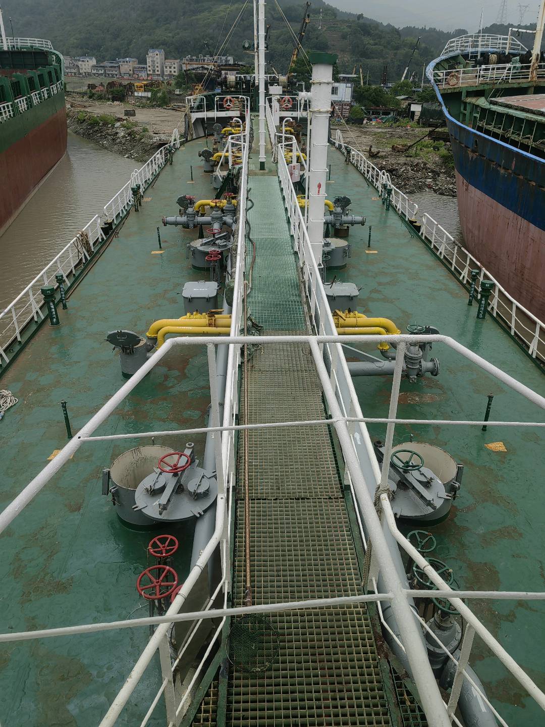 3400吨油船