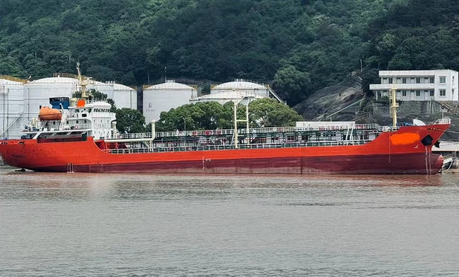 出售在航19年浙江造带交通部运力 4500吨成品油船双壳双底 航区: 近海  船级社：CCS