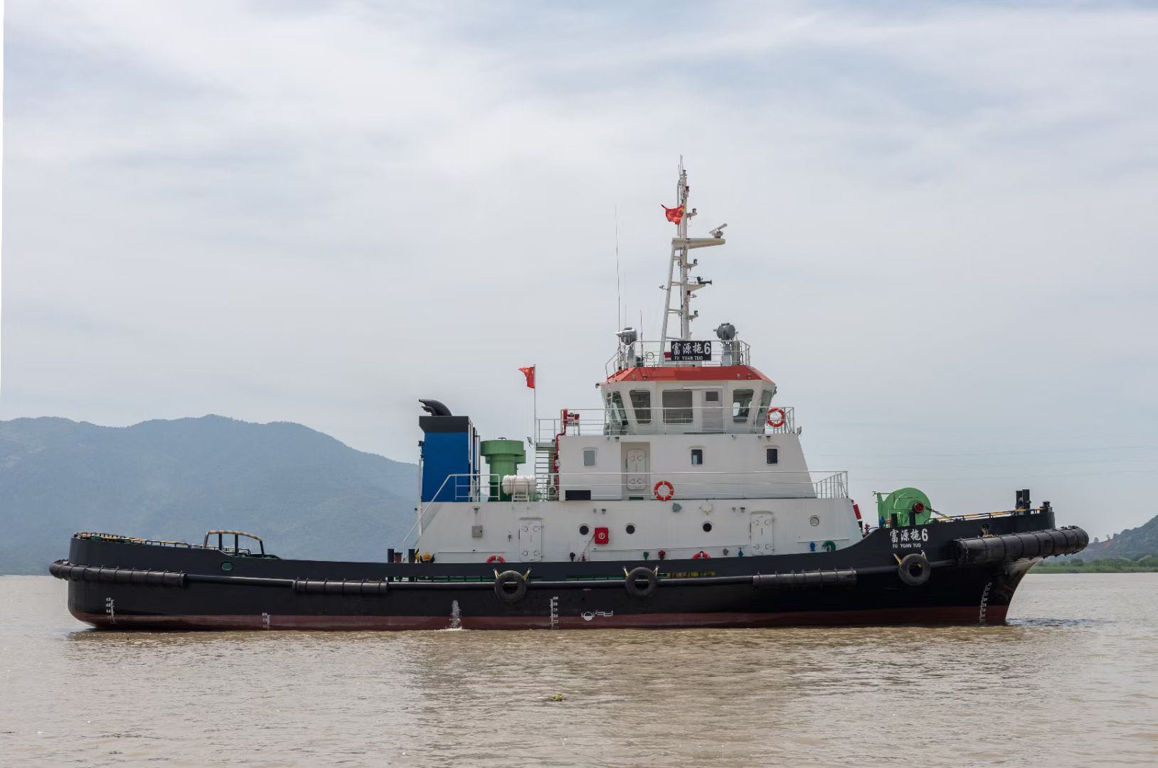 出售: 近海航区4000马力拖轮 船舶类型：普通拖船 建造完工：2024年福建造 船级社：CCS入级