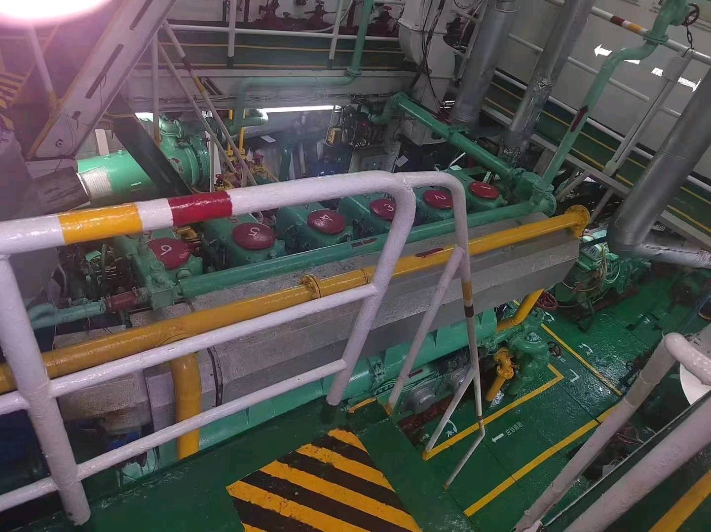 3000吨化学品油船