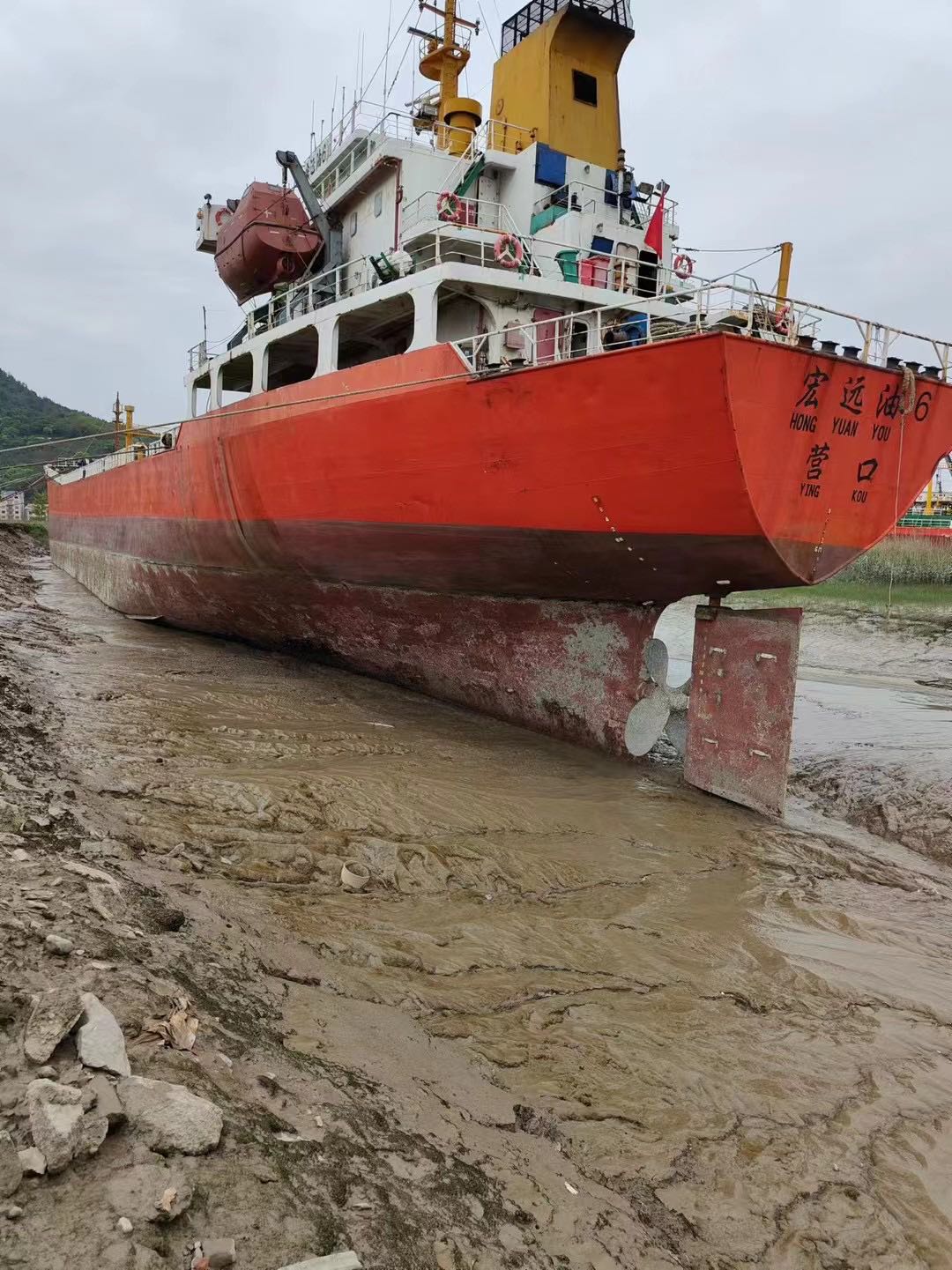 For sale: 7000T double-bottom double-shell tanker, built in China in 2000. 低价出售：7000吨双壳油船 - 图片 3