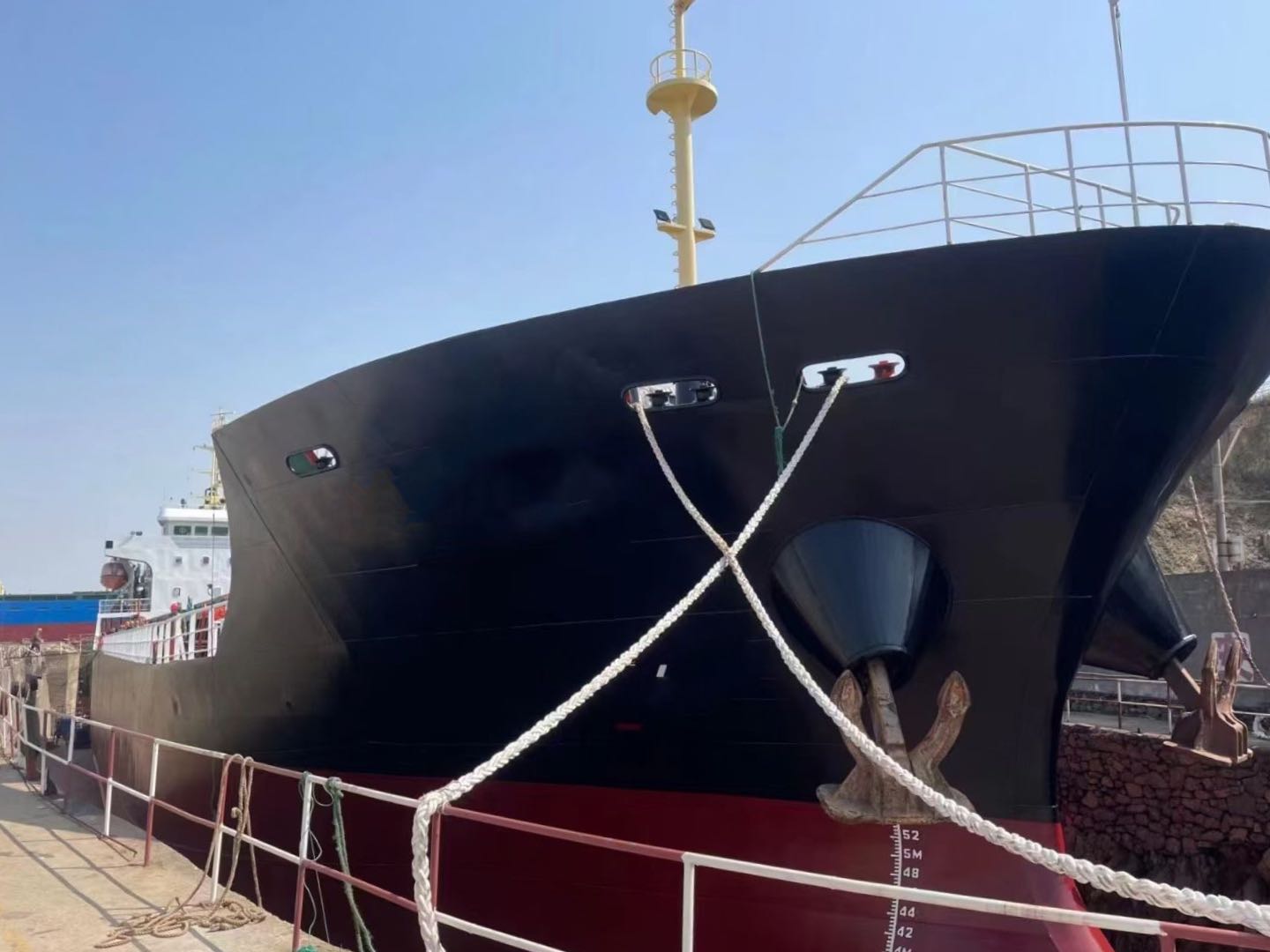 For sale: 4,900 tons of bulk cargo ship, built in Zhejiang, China in 2020 出售：4900吨单壳散货船 建造地址：浙江临海 建造