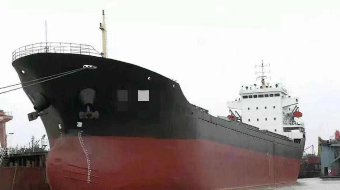 低价出售10000吨散货船  2005年中国浙江建造 货舱：双底双壳/
