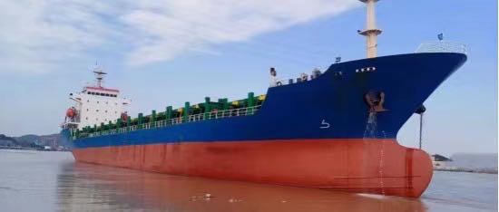出售738TEU12年浙江造集装箱船