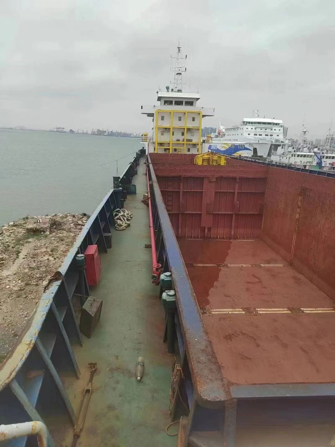 出售2710吨 敞口集装箱船 装载集装箱：144TEU 2016年12月建造/ 双底双壳结构/敞口式集装箱/ 航  区:沿海/        CCS船级社/ - 图片 3