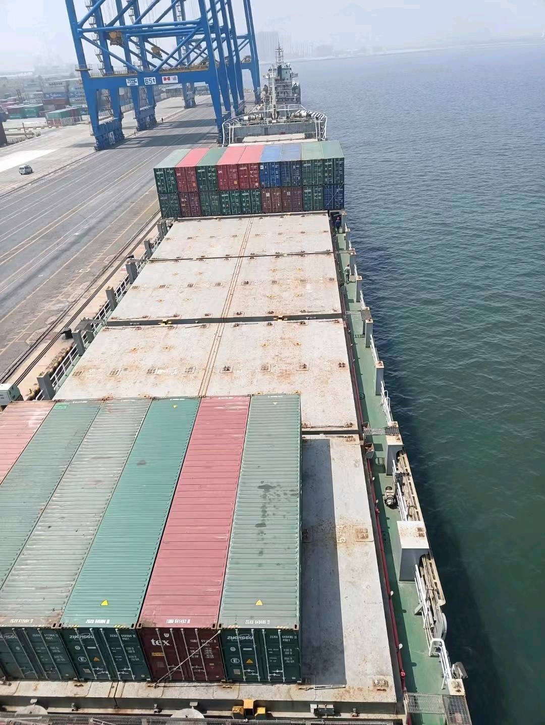 出售17000吨集装箱船Sale of 1113 TEU containers