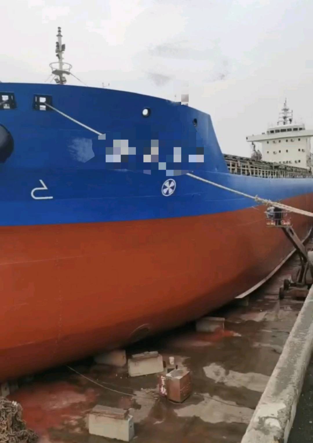 出售12500吨散货船Sale of 12,500-ton bulk carriers