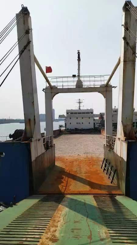 低价出售：5000吨在航甲板货船 For sale: 5000T deck cargo ship, made in Zhejiang, China in 2015.