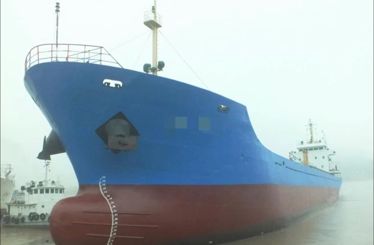 出售：3900吨散货船： 2006年6月浙江建造 航   区:近海/A1+A2/ZC检验/ 总长99.90m/    船宽14.60m/ 型深6.20m/       满载吃水4.85m/ 主机型号：