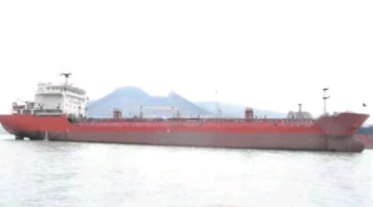 出售7130吨油船7130 tons sold