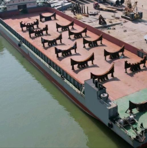 出售14500吨前驾驶甲板驳Sale of forward driving deck barges