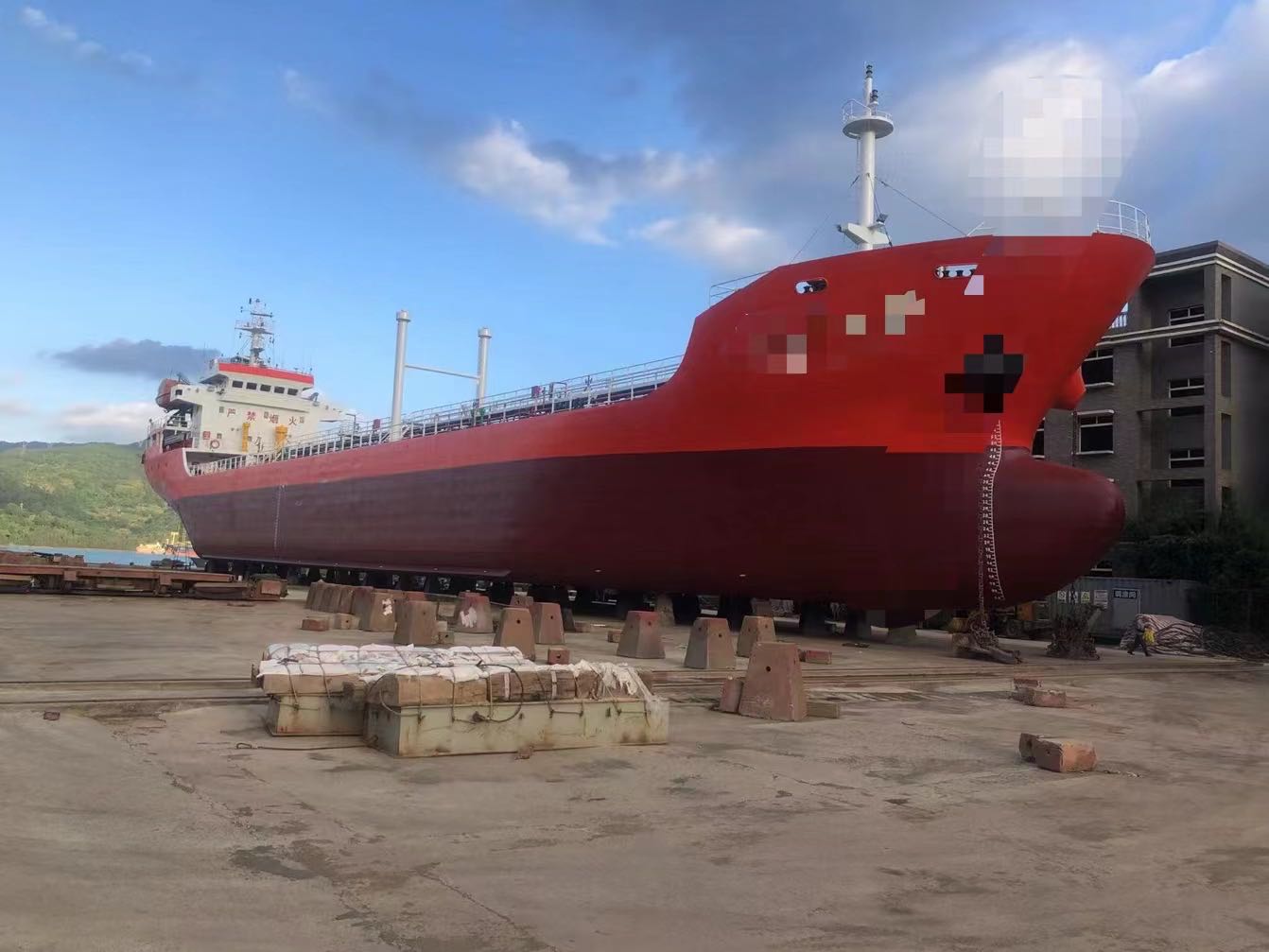 出售：3800吨油船（闪点&lt;60’C） 建造年份:2006年11月 建造地: 中国 浙江 For sale: 3800T tanker Year of construction: Novembe