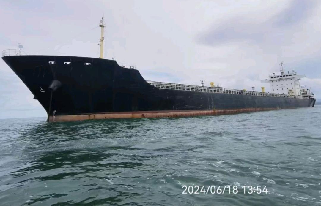 出售22500吨散货船Sale of 22,500-ton bulk carriers
