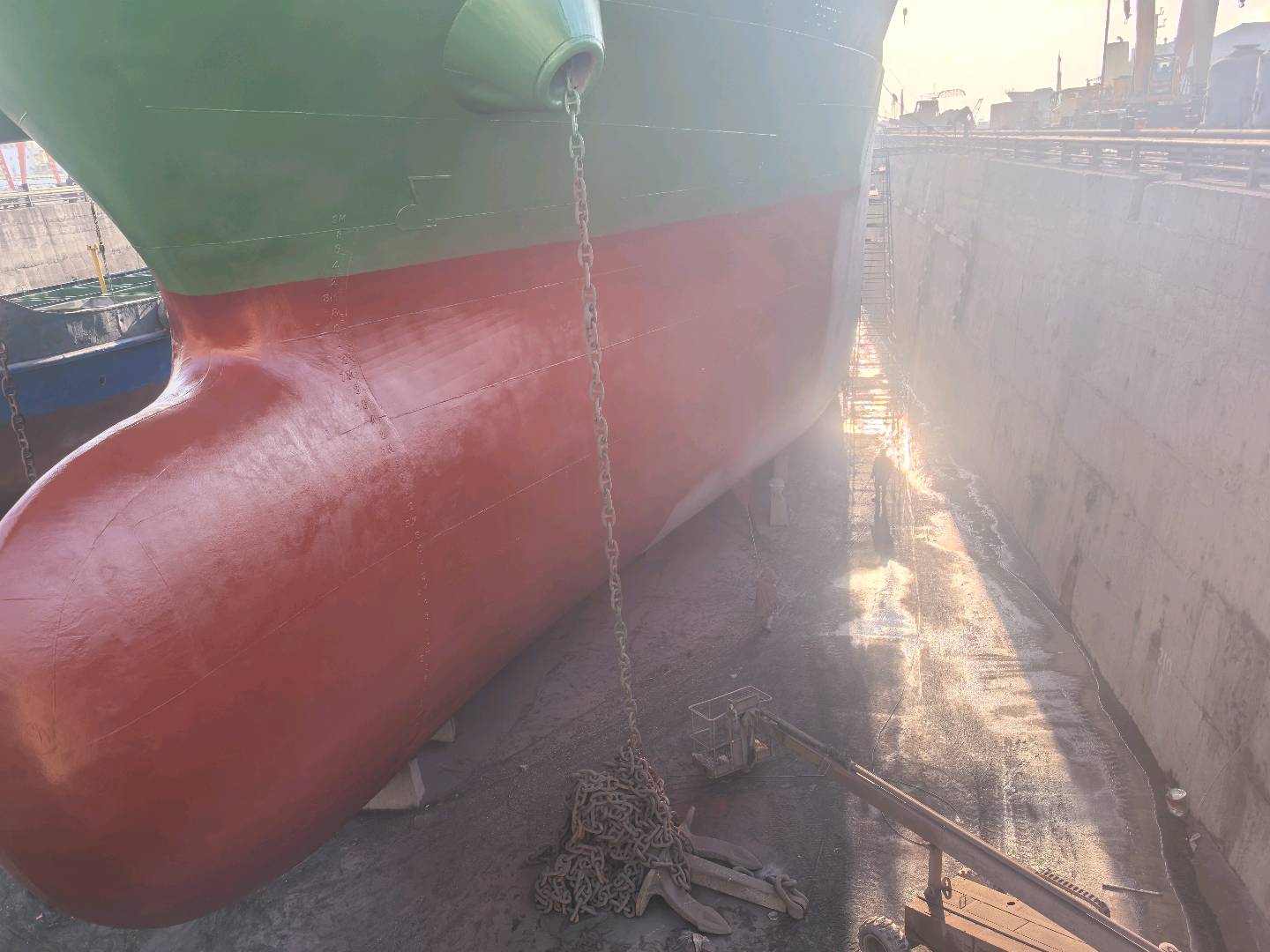 出售13500吨散货船13,500-ton bulk carrier sold