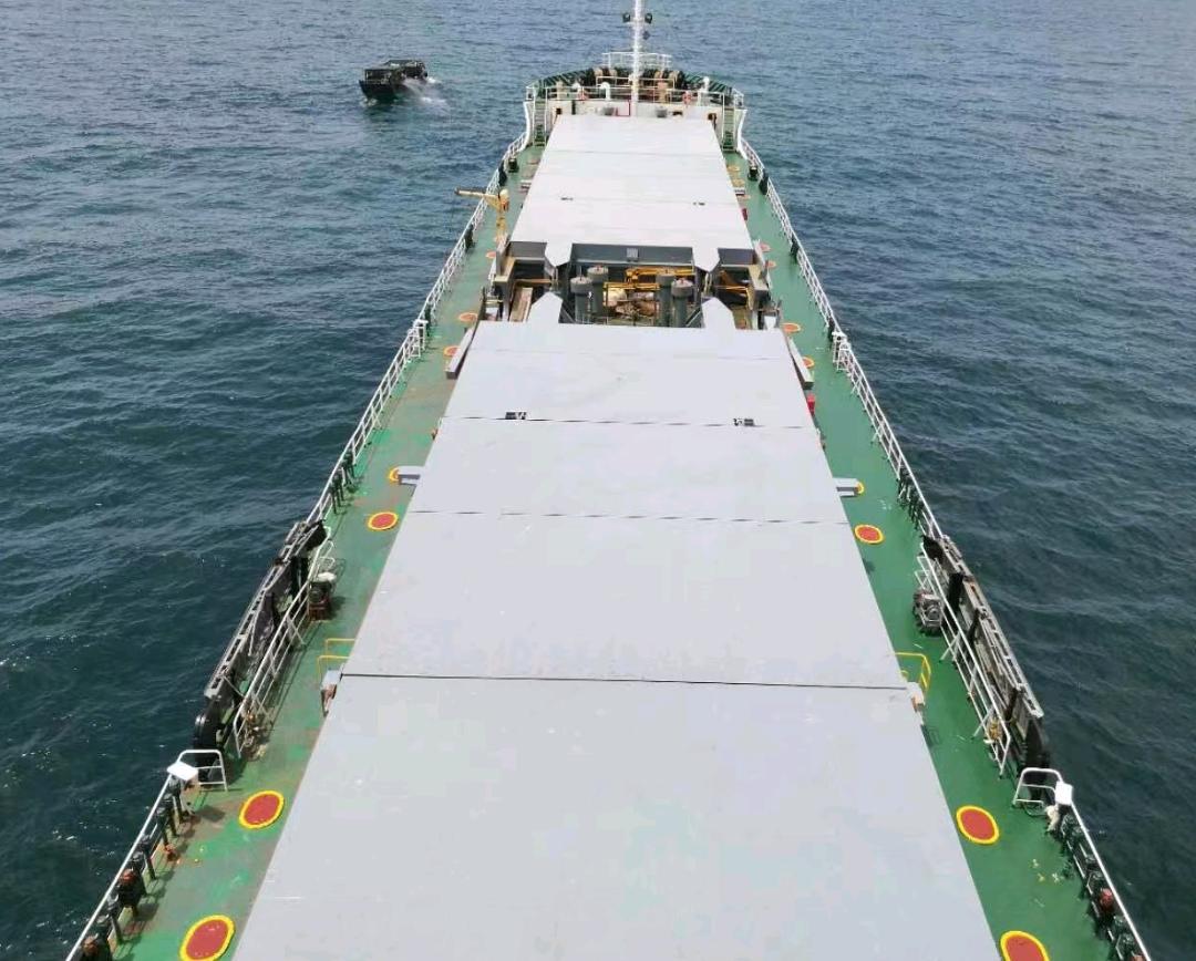 出售13500吨散货船13,500-ton bulk carrier sold