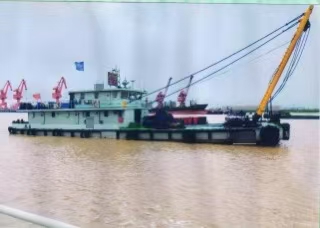 出售2010年造1000马力沿海起锚艇