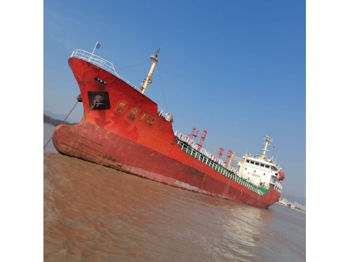 出售:2008年浙江造,2050吨化学品油船,舱内不锈钢结构。 Sale: 2050 ton chemical tanker, made in China in 2008.图1