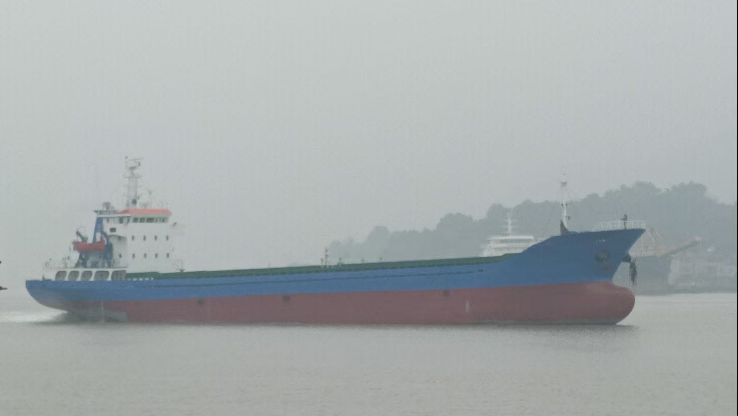 出售：3300吨散货船 建造年份：2008年11月 Sale: 3300T bulk carrier, made in China in 2008.