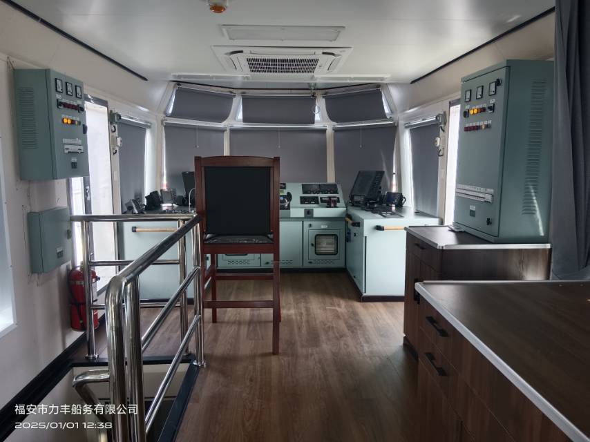 CCS入级2500ps拖轮(出售)