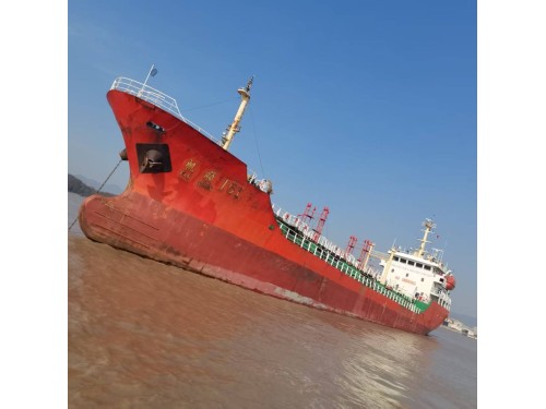 出售：2008年浙江造，2050吨化学品油船，舱内不锈钢结构。 Sale: 2050 ton chemical tanker, made in China in 2008.图1