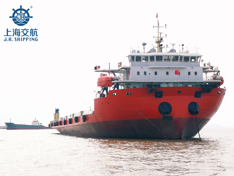 Z192【出售】200吨后驾驶甲板驳船（LCT）出售