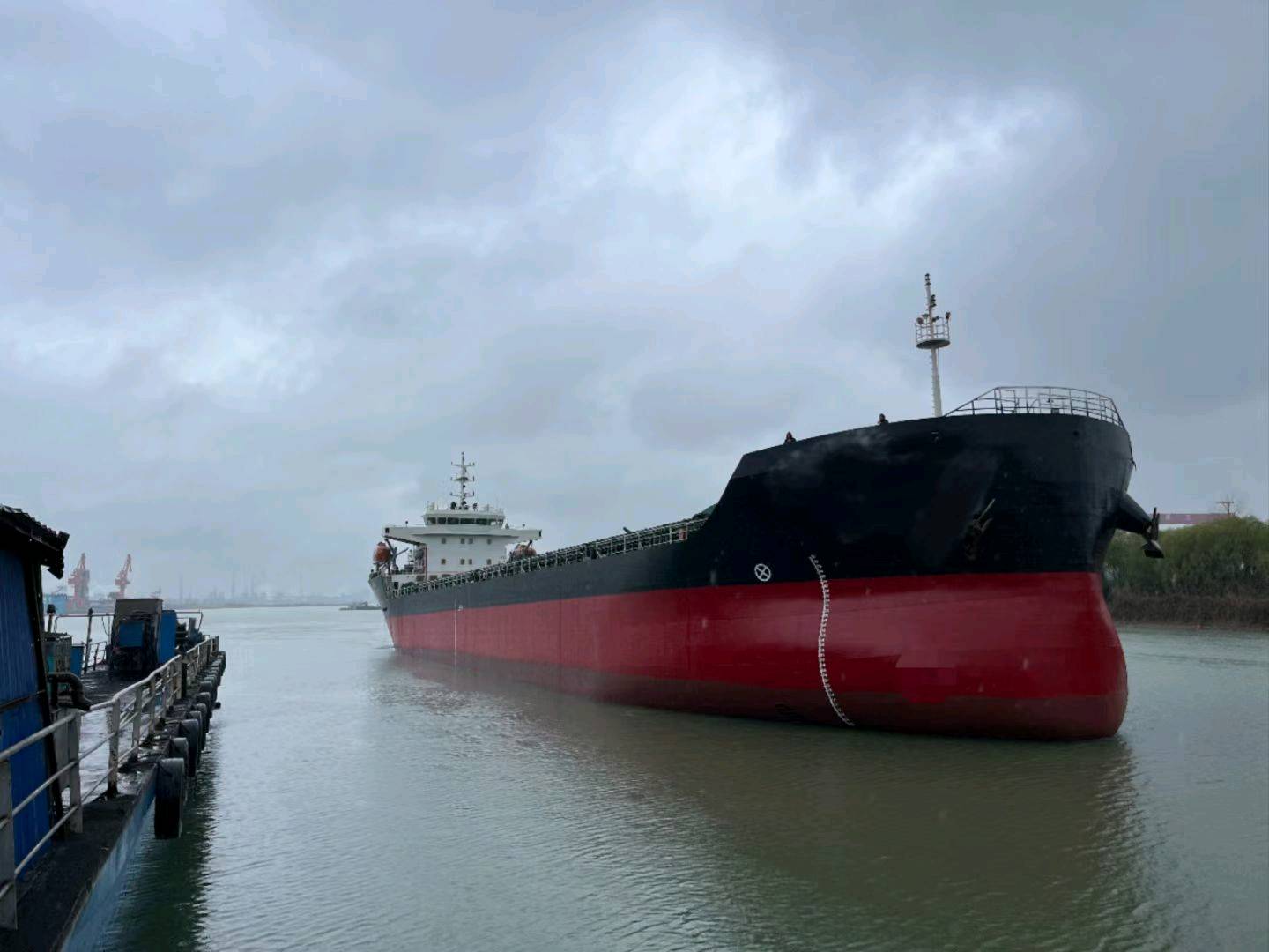 出售11500吨散货船11,500-ton bulk carrier sold