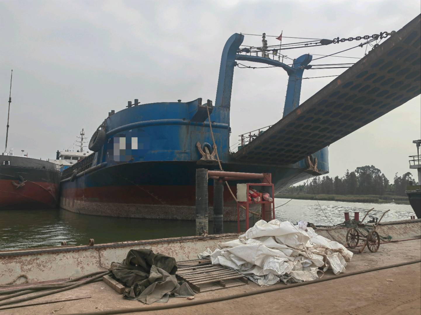 出售3500吨后驾驶甲板驳Sell 3500 tons of back-deck barge
