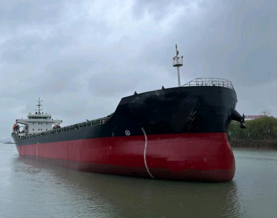 出售13500吨散货船Sell 13,500-ton bulk carrier