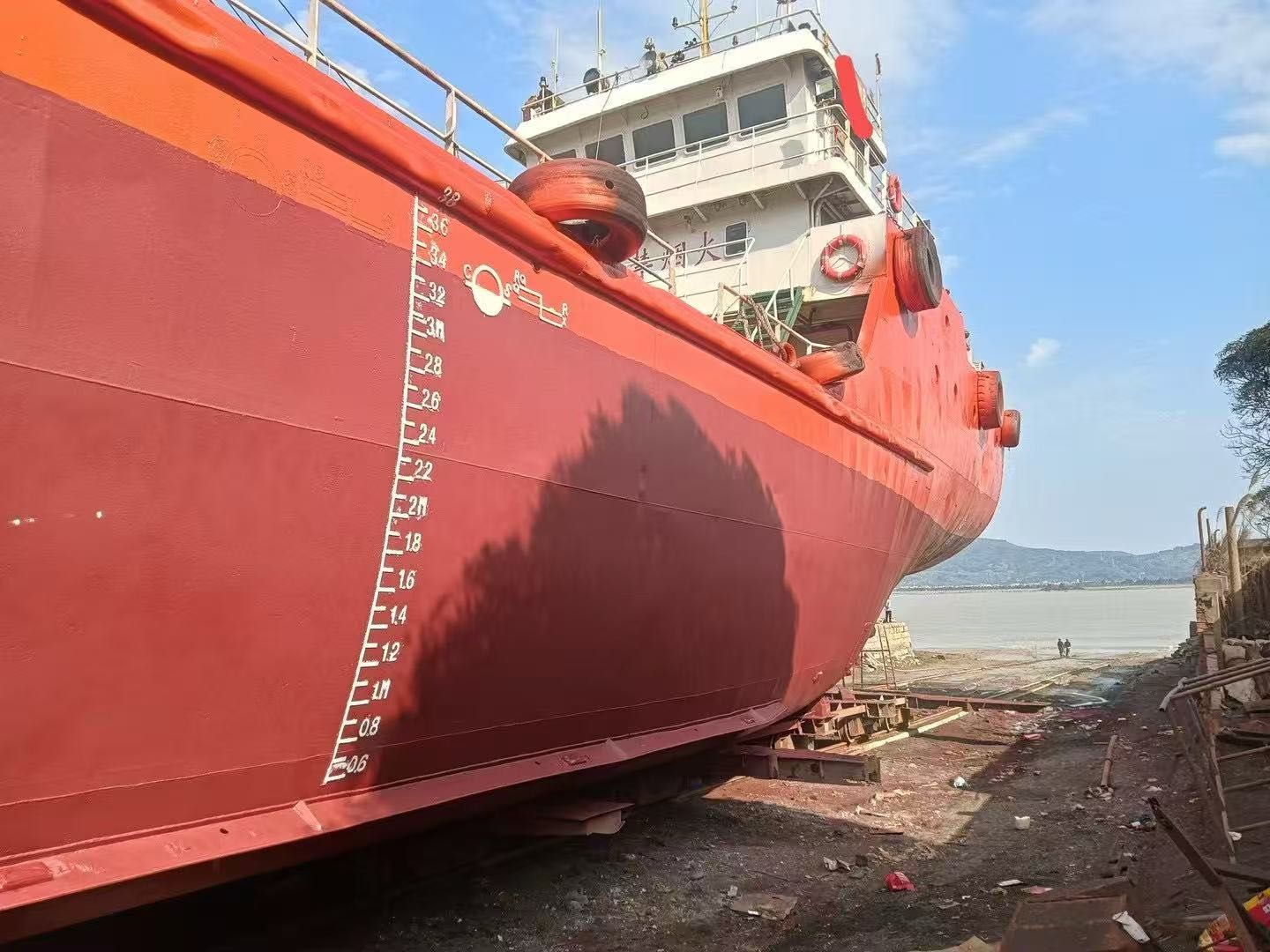 出售沿海航区双底双壳560吨油船
