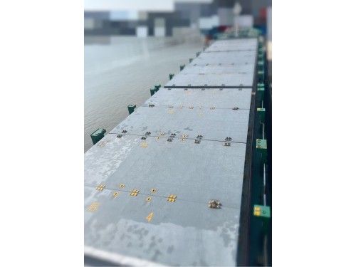 出售:5600吨多用途集装箱船 装载集装箱(315TEU)图1