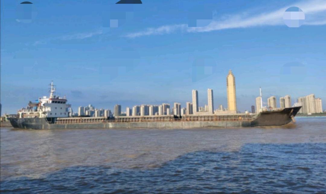 出售8000吨散货船Sell 8,000-ton bulk carrier