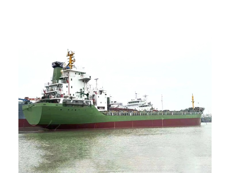 2006年建造的6800载重吨411标准箱集装箱船出售