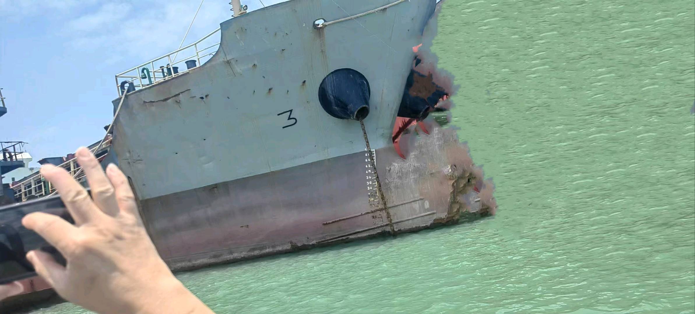 出售2916吨集装箱船180TEUSell 2916-ton container ship 180TEU