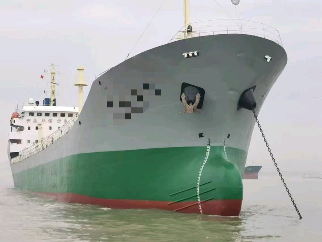 出售7100吨油船Sell 7,100-ton tanker