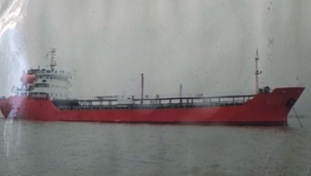 售2010年化学品船（钢衬塑罐体，装盐酸）