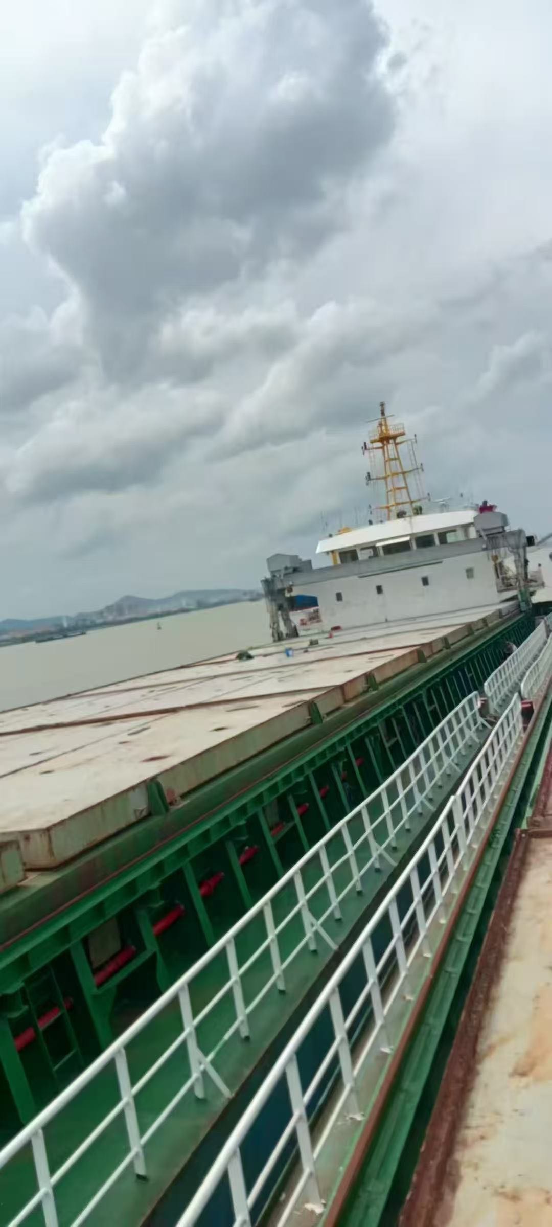 低价出售：4380吨自卸沙船 建造年份：2015年 建造地址：中国 江苏 船级社：CCS
