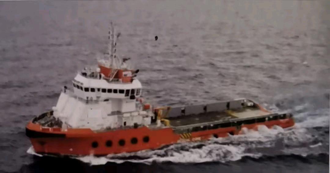 出售4000马力三用拖轮Sell 4000 horsepower three-purpose tugboat