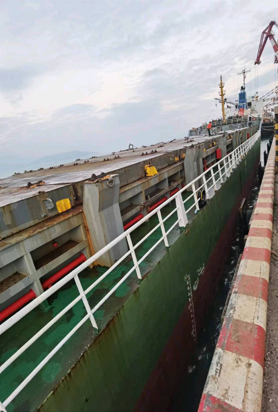 出售6700吨集装箱船Sell 6700-ton container ship